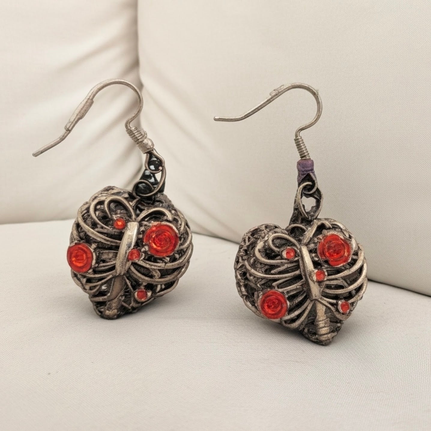 Rib Earrings with Red Flowers